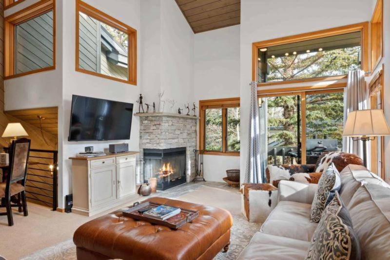 Ridgepoint Townhome 198 By East West Hospitality Beaver Creek Eksteriør billede