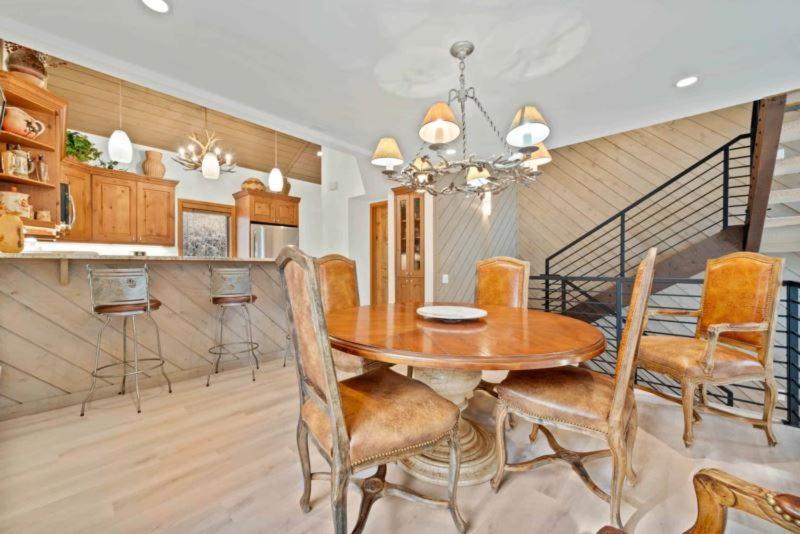 Ridgepoint Townhome 198 By East West Hospitality Beaver Creek Eksteriør billede