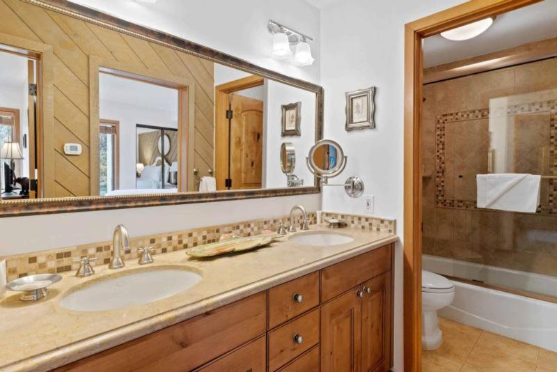 Ridgepoint Townhome 198 By East West Hospitality Beaver Creek Eksteriør billede