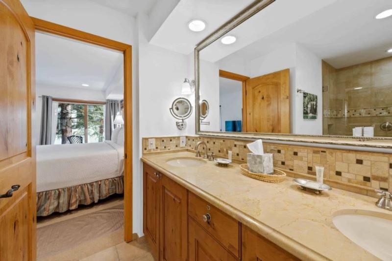 Ridgepoint Townhome 198 By East West Hospitality Beaver Creek Eksteriør billede