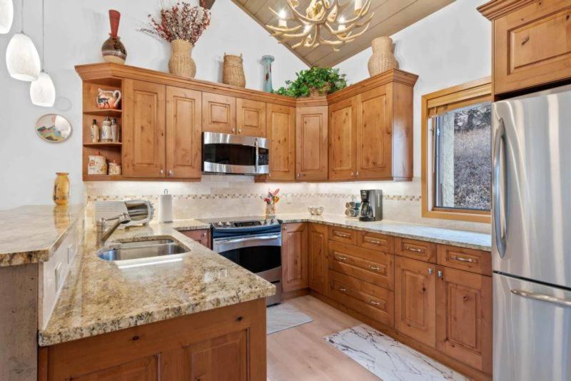 Ridgepoint Townhome 198 By East West Hospitality Beaver Creek Eksteriør billede