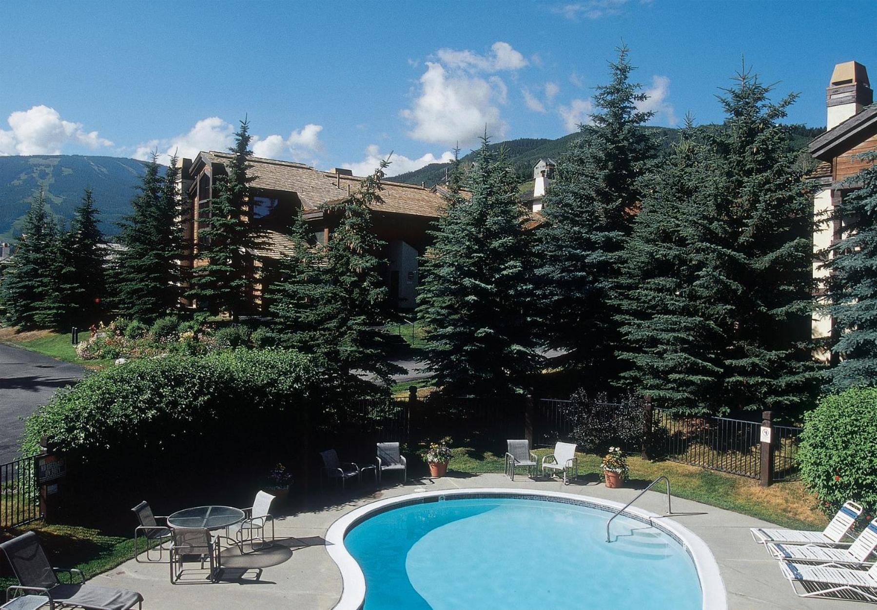Ridgepoint Townhome 198 By East West Hospitality Beaver Creek Eksteriør billede